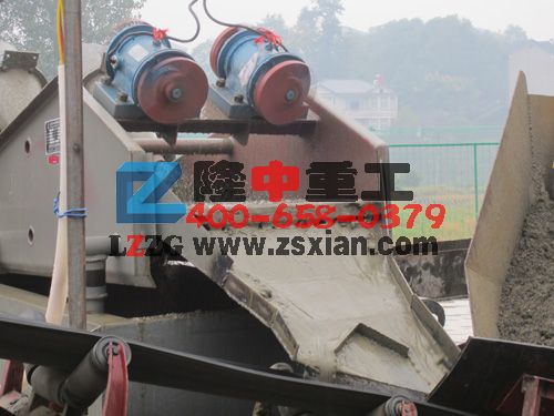 細(xì)沙回收機(jī)現(xiàn)場(chǎng)圖